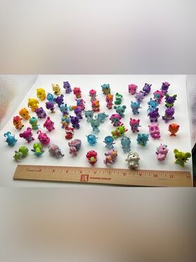 Hatchimals Colleggtibles Mini Figures Lot Of 60 Mixed Seasons Mini Toys Colors